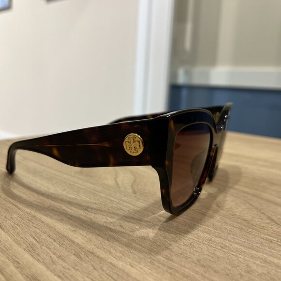 Tory Burch Sunglasses - Picture 4 of 7